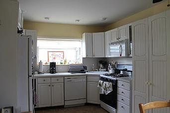 Eat in kitchen