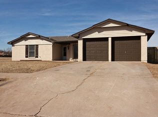 6913 SW Fenwick Ave, Lawton, OK 73505