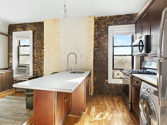 2nd image of 648 Grand St APT 2D