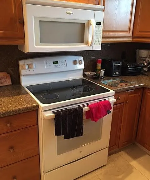1400 NE 57th Ct #202 — Photo 5