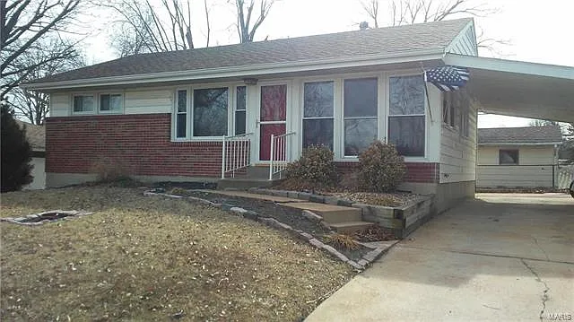 544 Mueller Ct photo 1