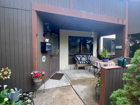 5004 Convent Ln, Philadelphia, PA 19114