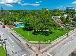 1018 12th St W #1, Bradenton, FL 34205