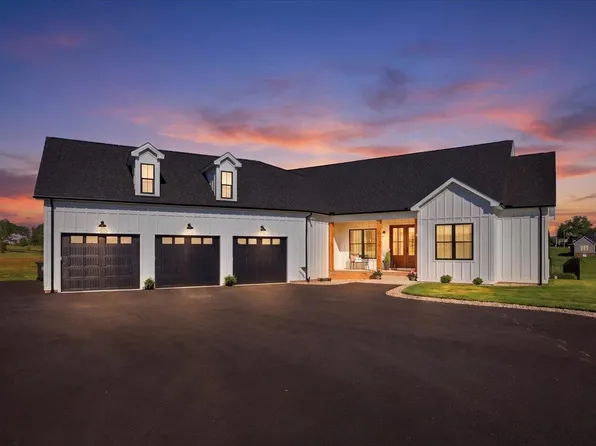 29 Sundown Dr, Waynesboro, VA 22980