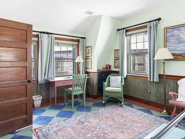21 McKinley Ave — Photo 13