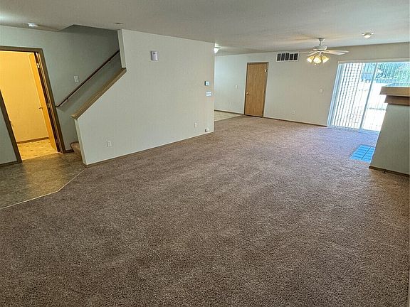 5th image of 1800 Hoffman Hill Boulevard
