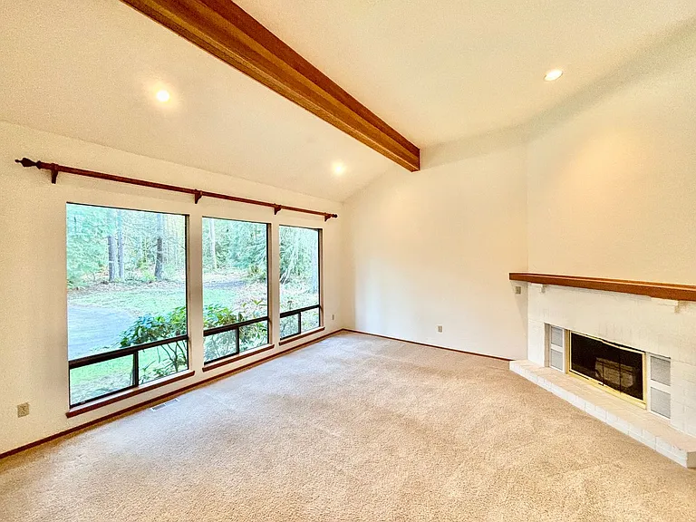 24119 SE 18th Pl — Photo 2