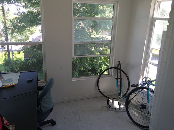 3rd image of 1042 Art Hill Pl