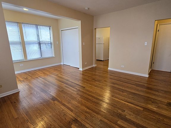 2nd image of 7726 N Marshfield Ave APT 1B