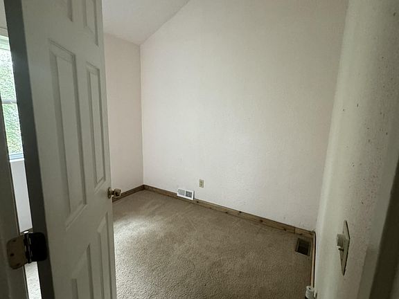 5th image of 2596 Boulder Ave