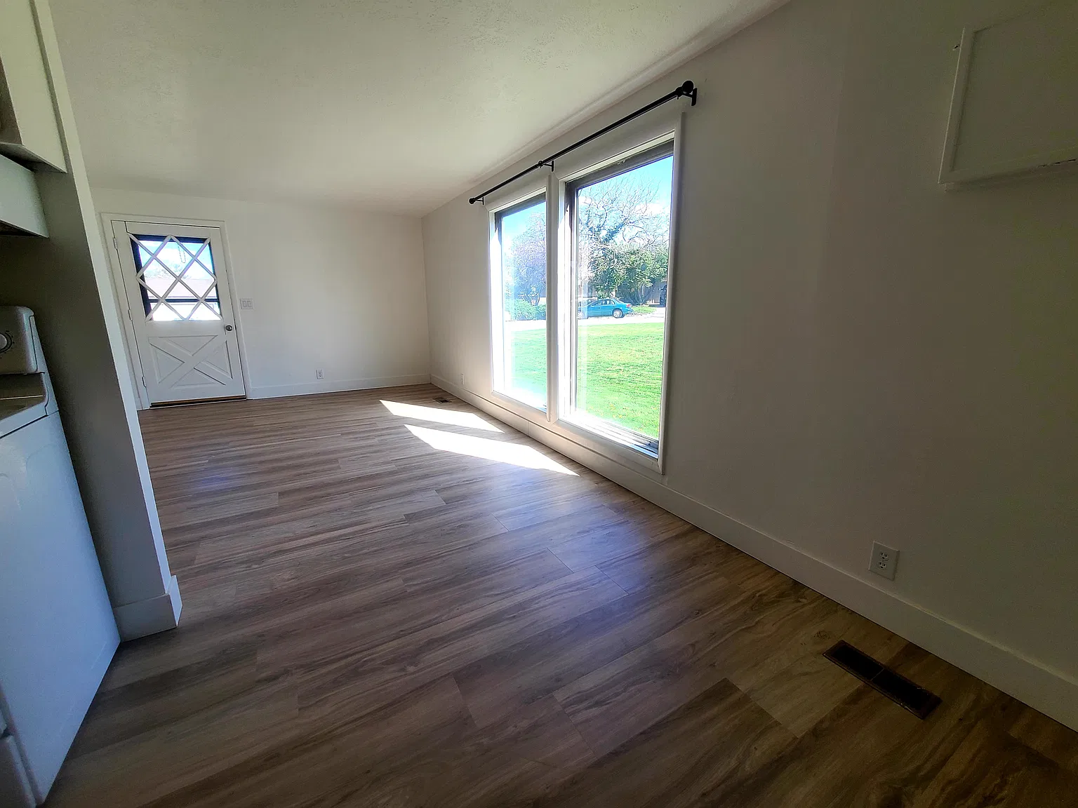 2 bed, 740 sqft, $1,350 — Photo 3