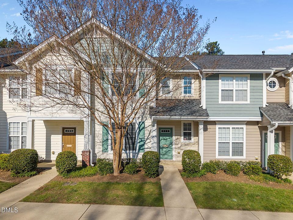 1st image of 813 Hamlet Park Dr