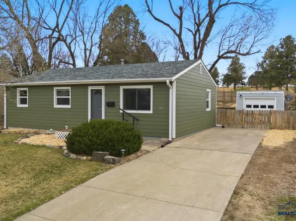 711 E Oakland St, Rapid City, SD 57701