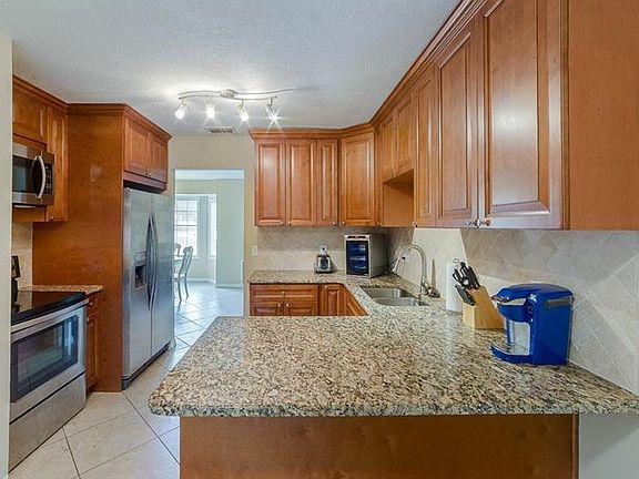4th image of 4009 Greenfern Dr