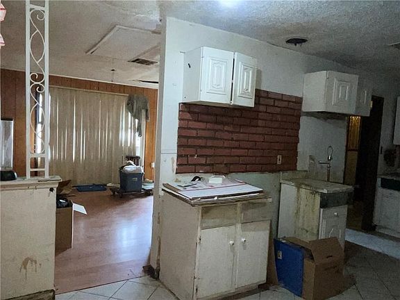 2nd image of 1117 Cardinal Ave