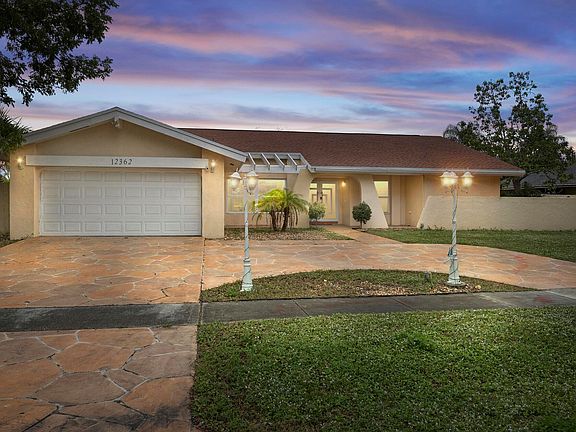 2nd image of 12362 Sawgrass Court