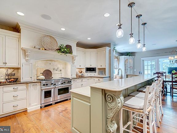 3rd image of 16532 Retreat Cir