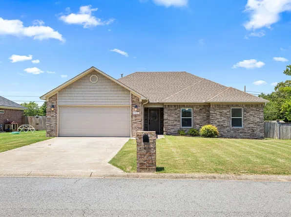 2411 Lancashire Ln, Cabot, AR 72023