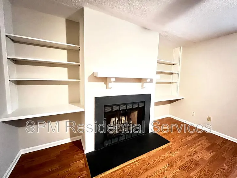 626 Cobblestone Dr — Photo 3