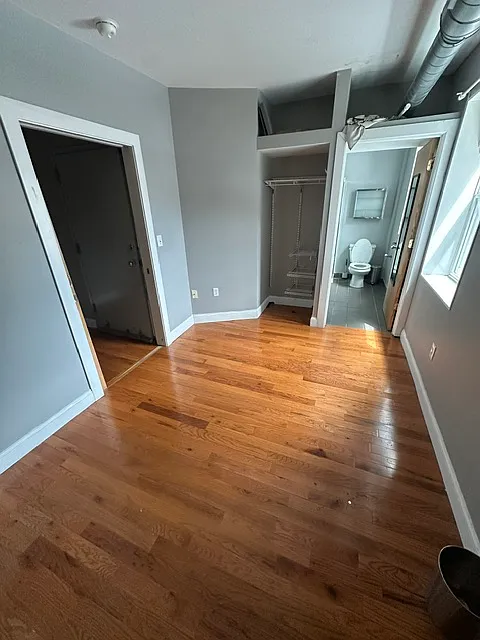 1 bed, 150 sqft, $900 — Photo 3