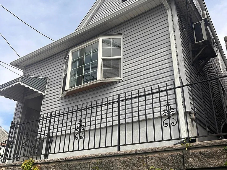 8906 Tonnelle Ave — Photo 15