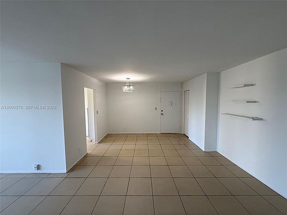 4th image of 952 NE 199th St #4K