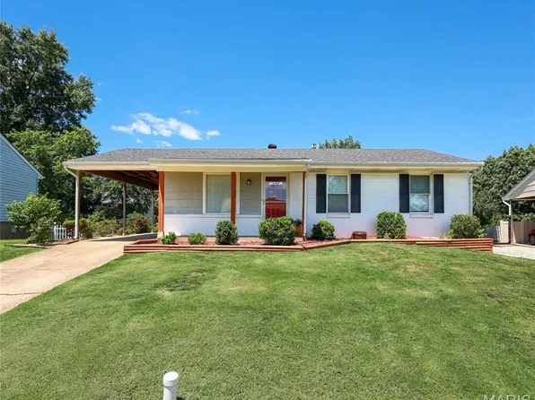 2305 Chelsea Ct, High Ridge, MO 63049