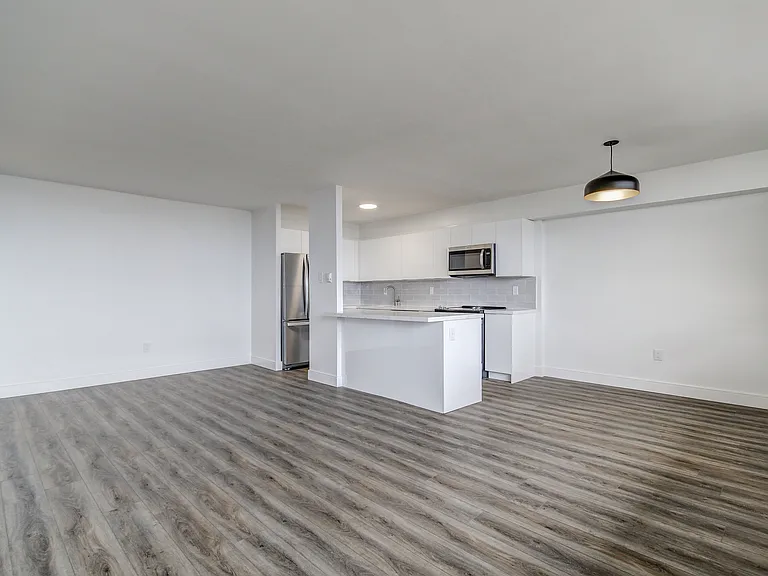 370 Ridelle Ave — Photo 32