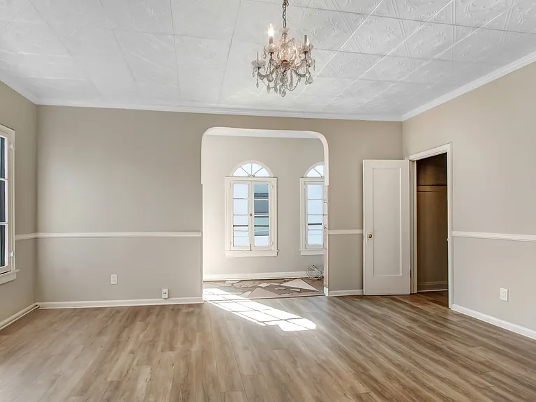 Studio-Large Studio-Large