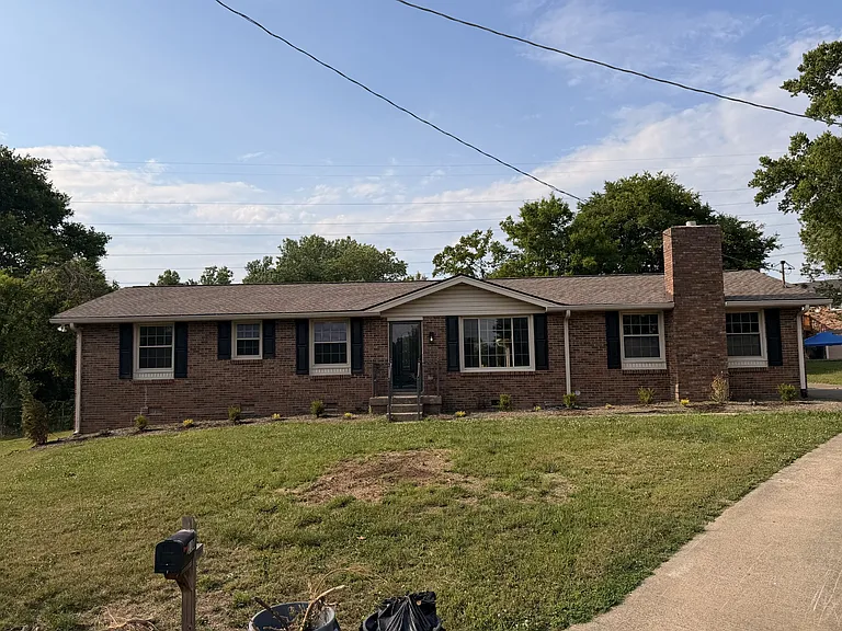 110 Cheryl Ct — Photo 2