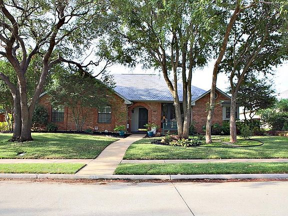 2nd image of 733 Villawood Ln