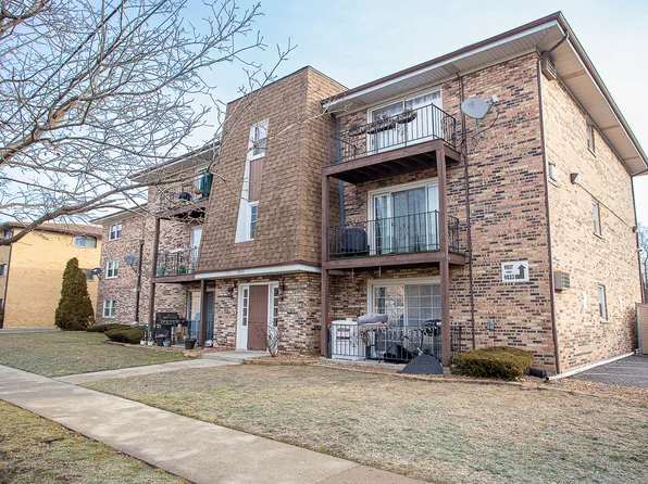 9817 Nottingham Ave APT 204, Chicago Ridge, IL 60415