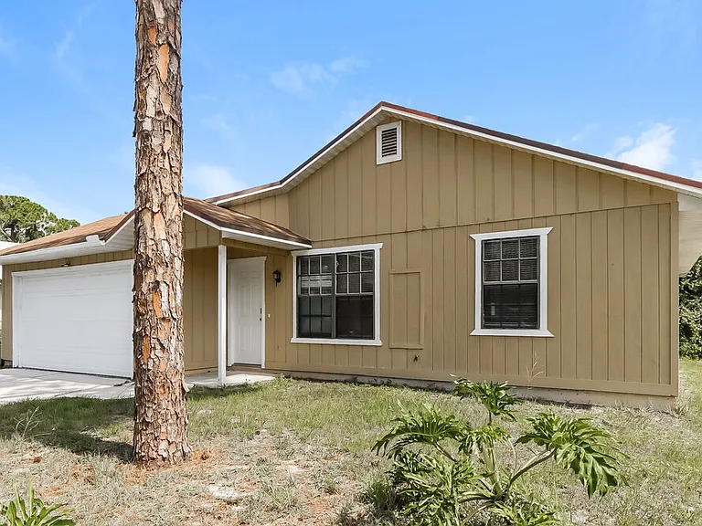 360 Melton Dr — Photo 3