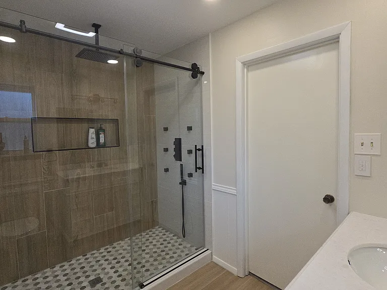 205 W Ash Ln — Photo 24