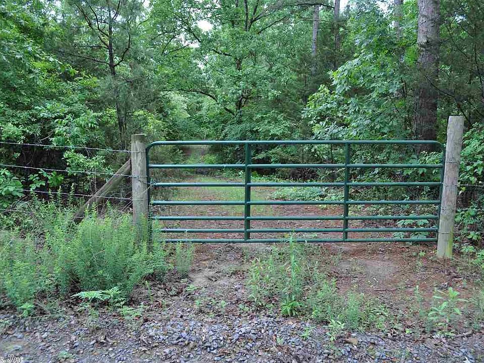 2nd image of 1532 Steel Rd