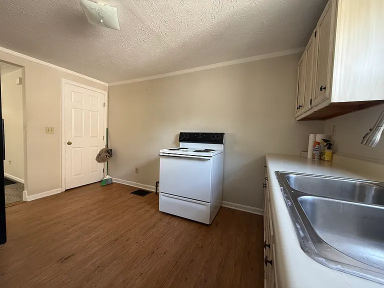 4344 Glenn Ave — Photo 5