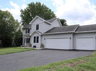 821 Bellvue Ln, Brooklyn Center, MN 55430