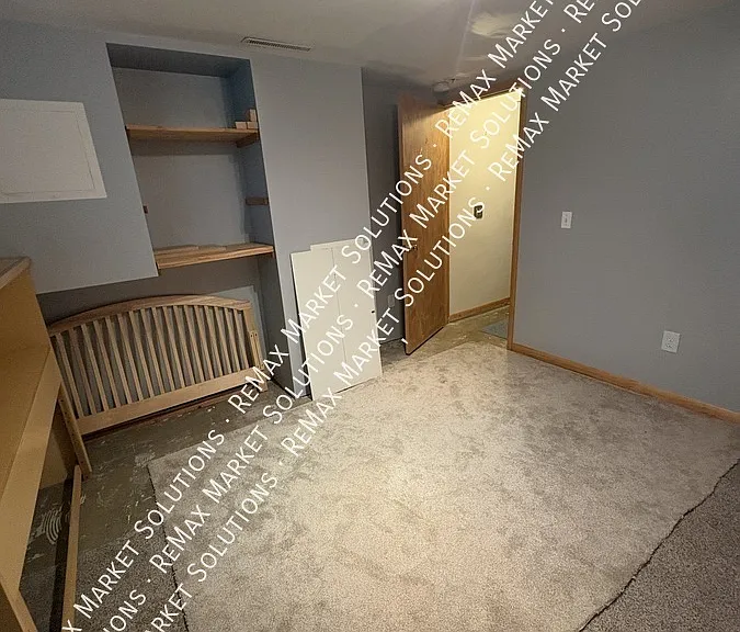 722 Avondale St — Photo 17