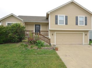 956 Witch Hollow St, Gardner, KS 66030