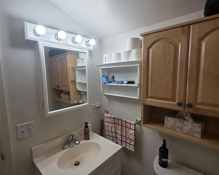306 Ione St — Photo 9