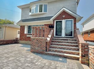 593 Clawson St #2, Staten Island, NY 10306