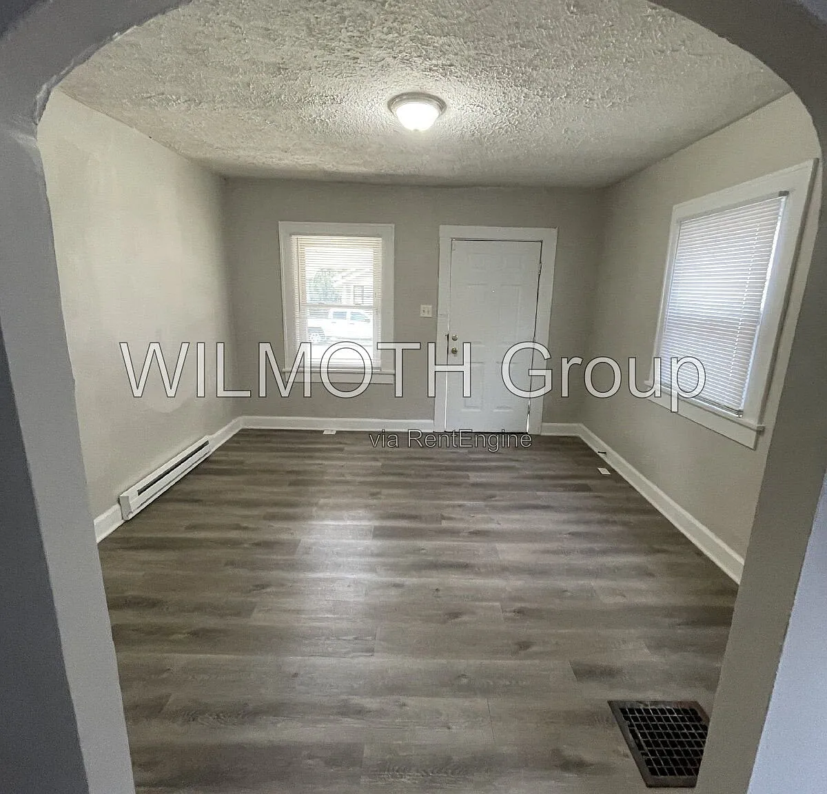1 bed, 1.0 bath, 806 sqft, $695 — Photo 4