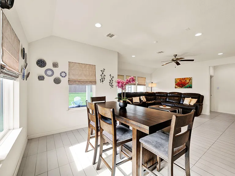 2503 Hagerman Ct — Photo 14