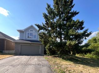 4426 Shoreline Dr, Ottawa, ON K1V 1M1