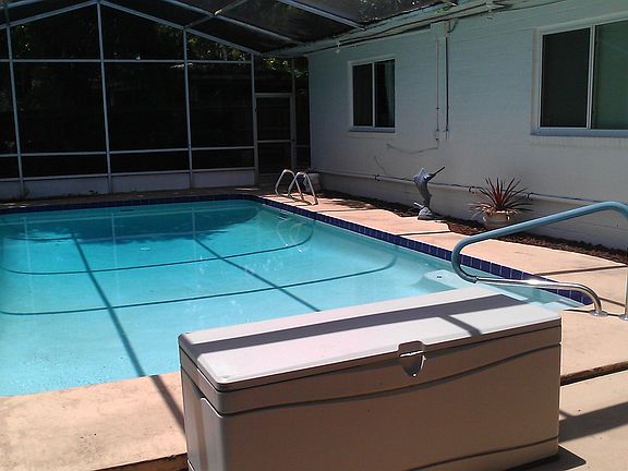 Enclosed pool 2013