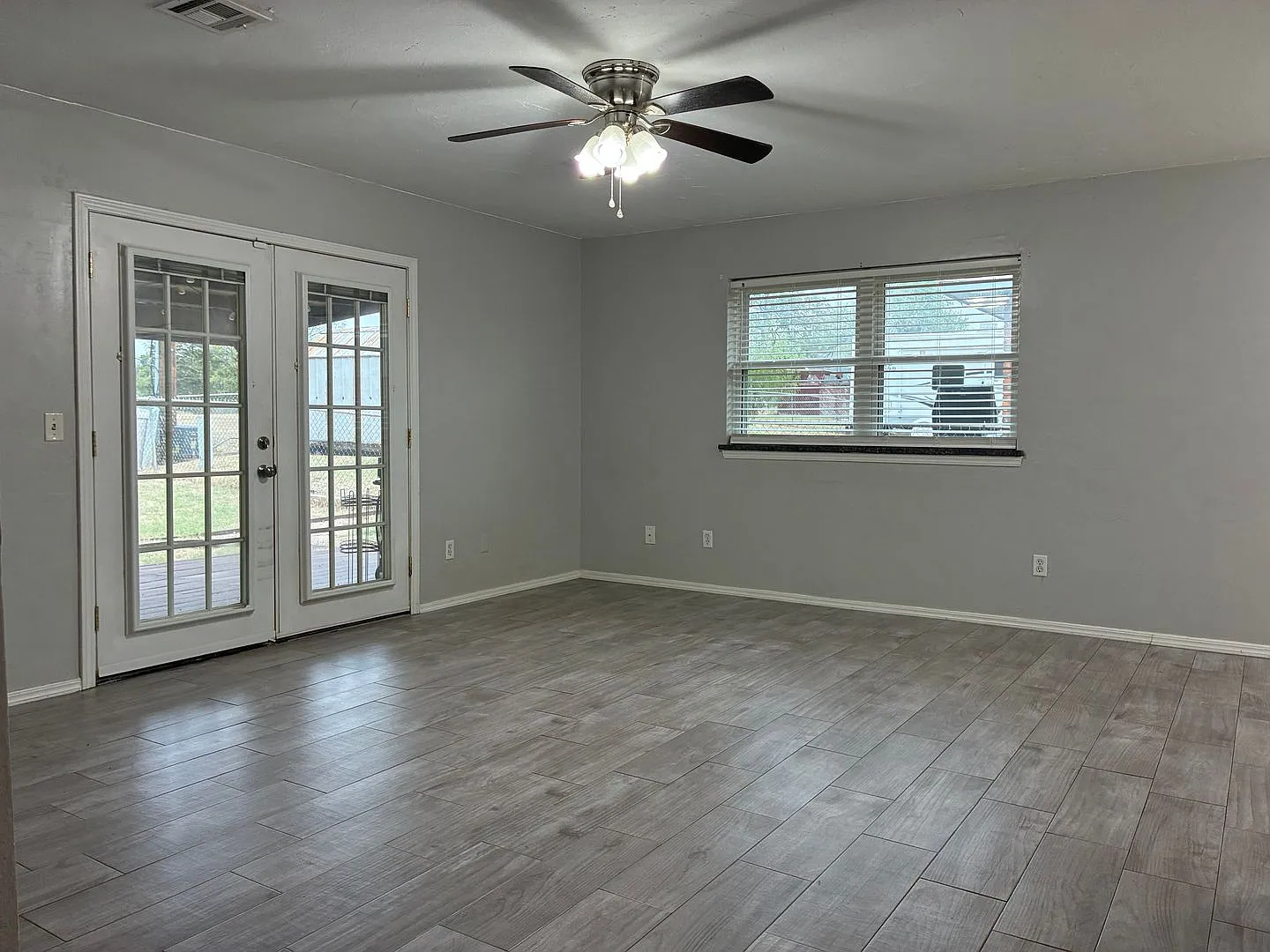 Spacious 3 bedroom home! — Photo 2