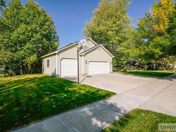 3rd image of 3340 Nathan Dr