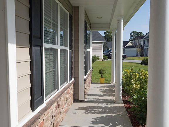 3rd image of 3049 Nantuckett Ave