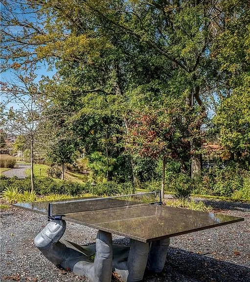 210 Glasgow Ln — Photo 47