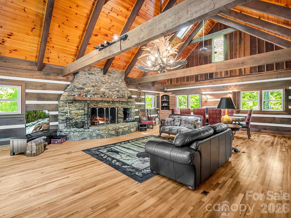 1st image of 980 Mountain Forest Dr
